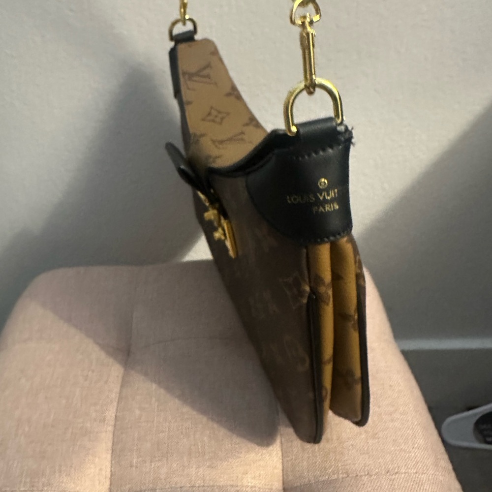 Luxury Brown Designer Shoulder Bag - Picture 3 of 4